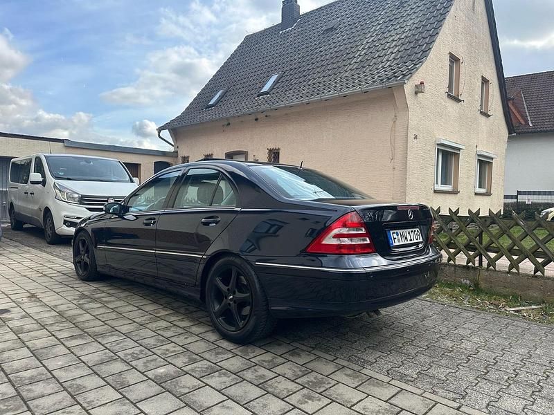 Gebraucht Mercedes C320 Avantgarde 224 PS (164 kW) 2006 Blau Limousine
