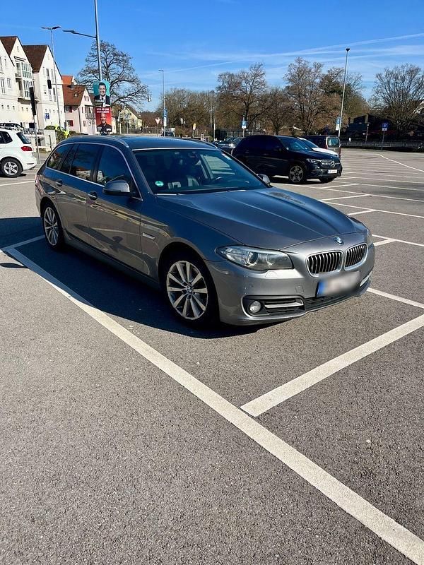 Gebraucht BMW 520 190 PS (139 kW) 2015 Grau Kombi