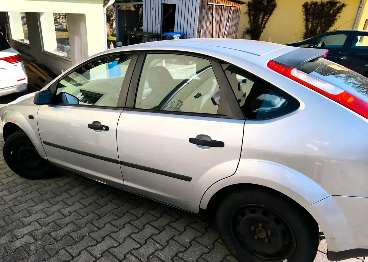 Second-hand Ford Focus 101 CP (74 kW) 2006 Gri Hatchback