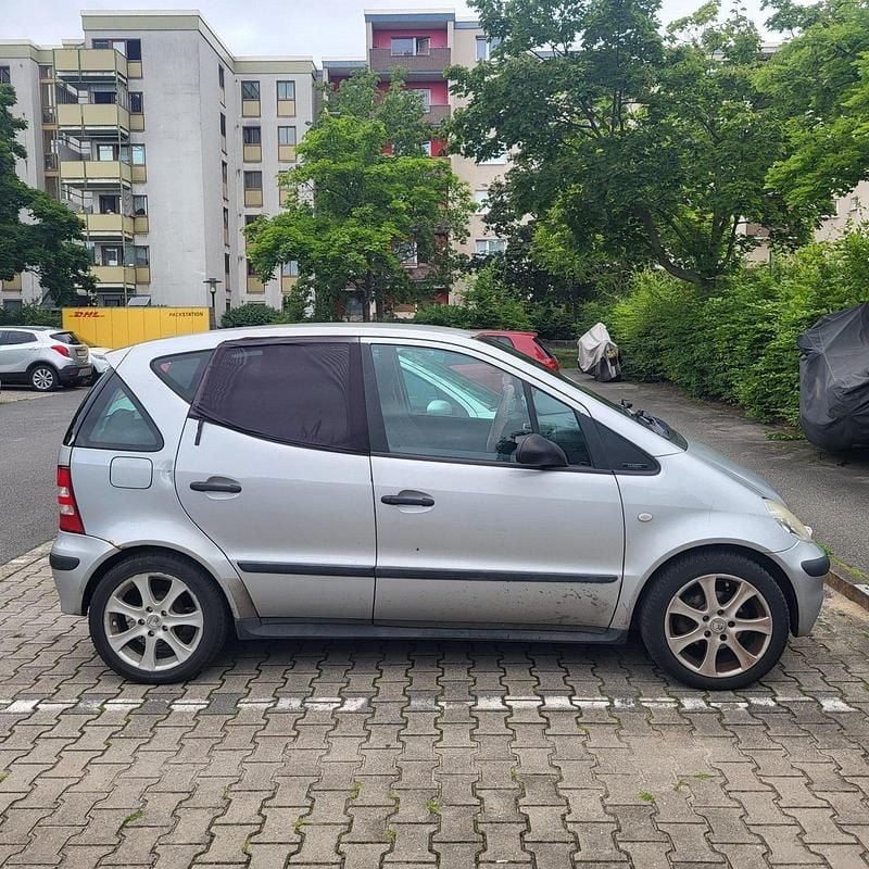 Silber Gebraucht 2001 Mercedes A160 Kleinwagen | 800 € (Fairer Preis) - Bild 1/4