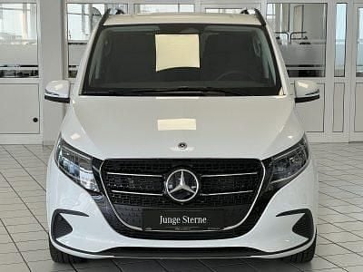 Gebraucht Mercedes V300 Style 237 PS (174 kW) 2024 Bergkristallweiß Van / Kleinbus