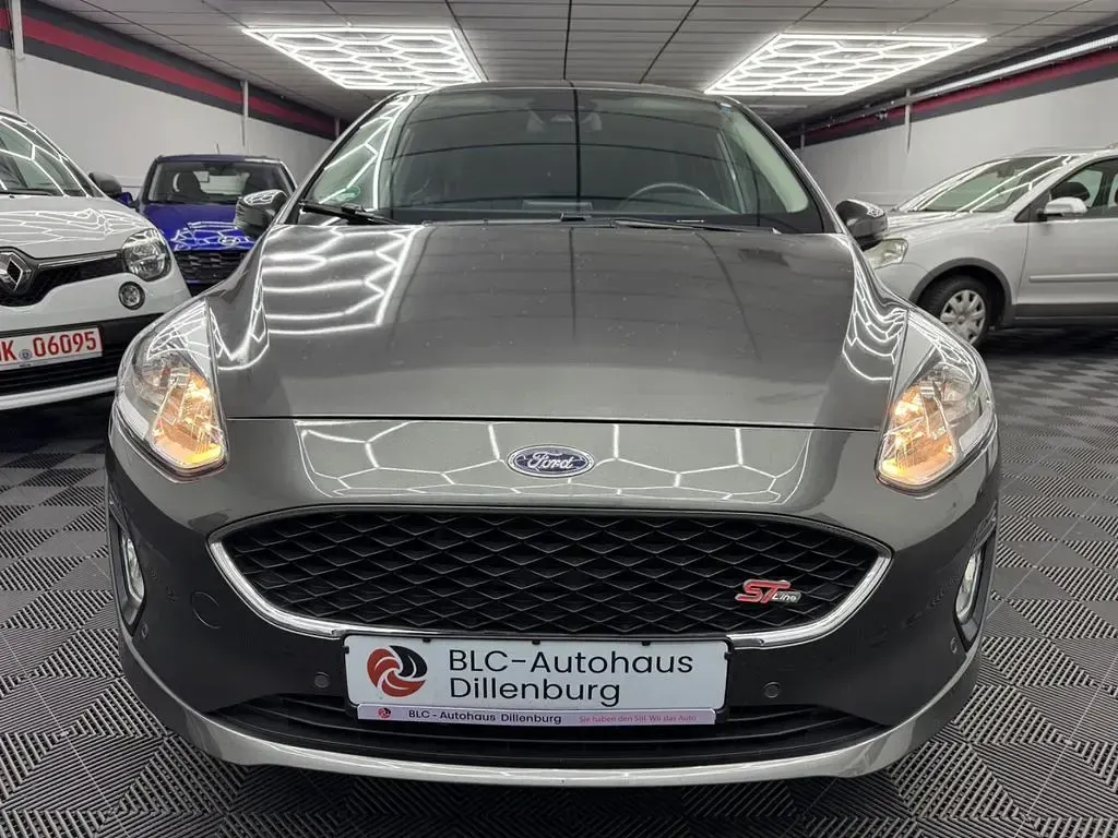Gebraucht Ford Fiesta Cool & Connect 86 PS (63 kW) 2019 Grau Kleinwagen
