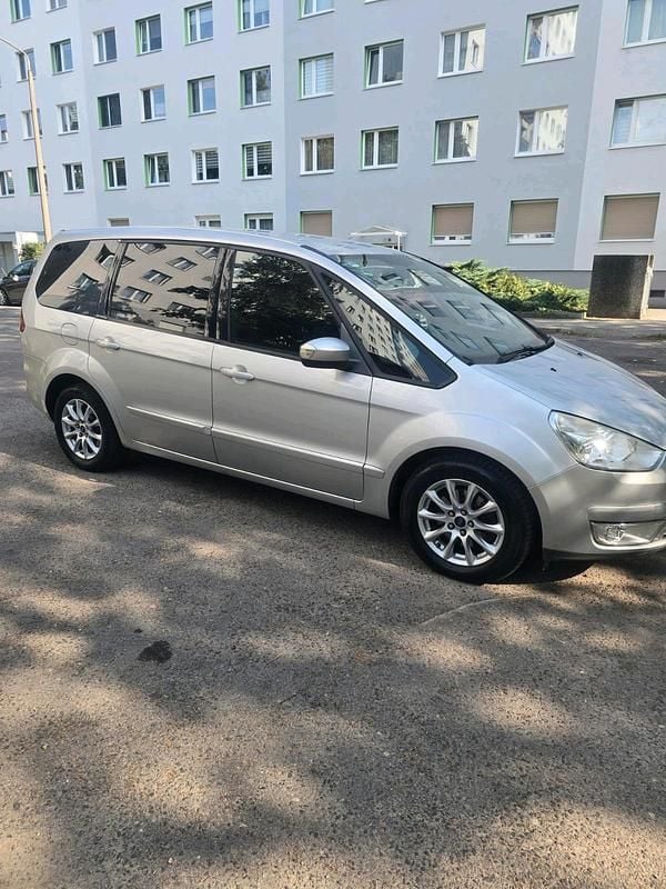Silber Gebraucht 2009 Ford Galaxy Van / Kleinbus | 3.999 € (Guter Preis) - Bild 1/4