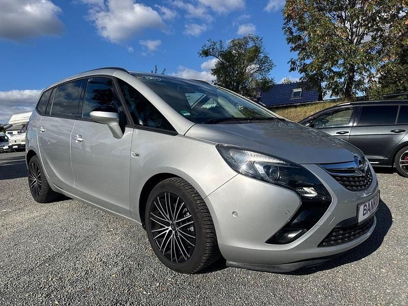 Silber Gebraucht 2012 Opel Zafira Tourer Van / Kleinbus | 7.998 € (Guter Preis) - Bild 1/4