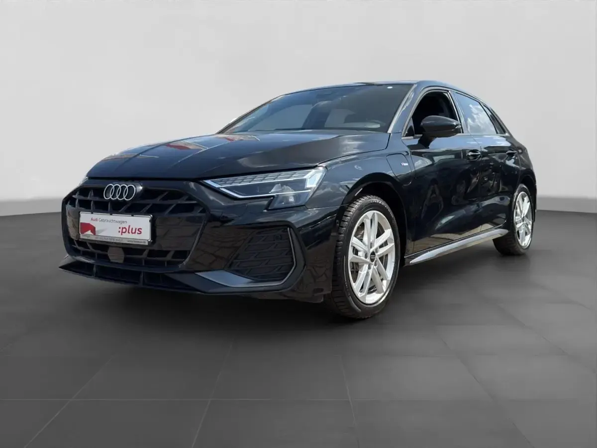 Gebraucht Audi A3 Sportback e-tron S-Line 204 PS (150 kW) 2025 Schwarz Kleinwagen
