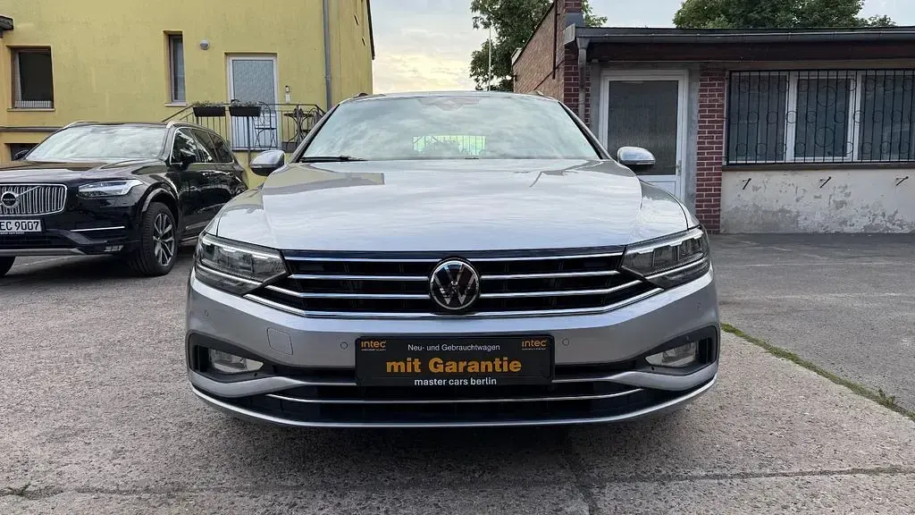 Gebraucht VW Passat Business 150 PS (110 kW) 2023 Silber Kombi