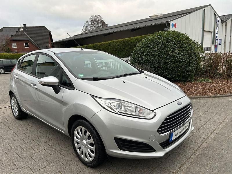 Gebraucht Ford Fiesta Trend 65 PS (47 kW) 2015 Limousine