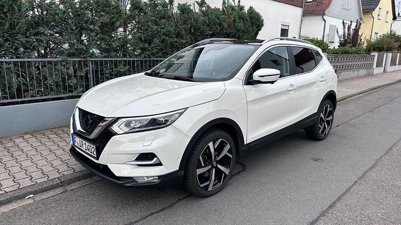 Brilliant white (m) Gebraucht 2017 Nissan Qashqai Tekna SUV | 17.490 € (Fairer Preis) - Bild 1/4