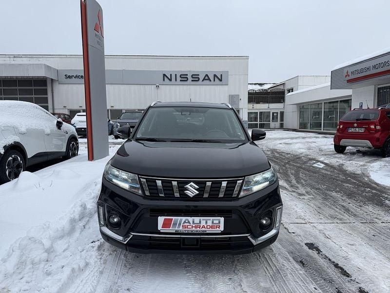 Gebraucht Suzuki Vitara 129 PS (94 kW) 2021 Schwarz SUV