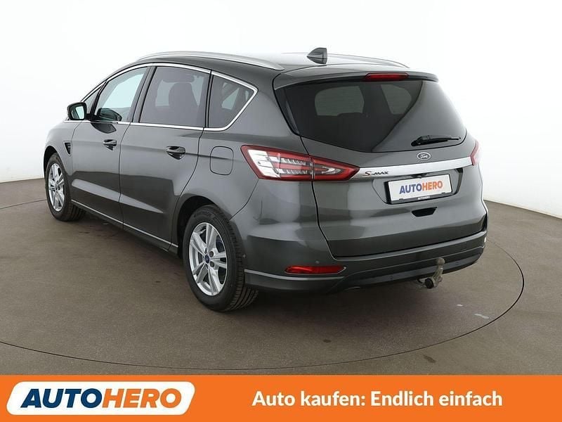 Usado Ford S-MAX Titanium 150 HP (110 kW) 2023 Cinzento Monovolume