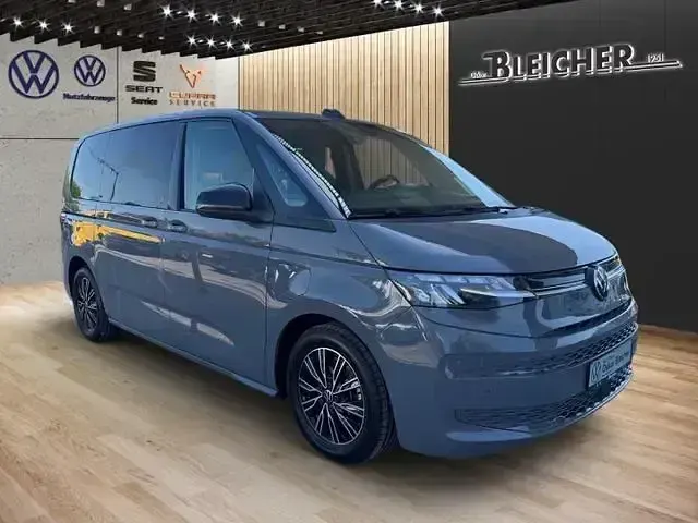 Gebraucht VW Multivan Life 150 PS (110 kW) 2022 Grau Van / Kleinbus