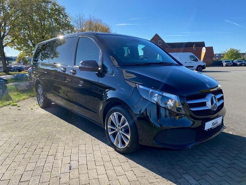 Gebraucht Mercedes V220 Sport 163 PS (119 kW) 2022 Obsidianschwarz metallic Van / Kleinbus