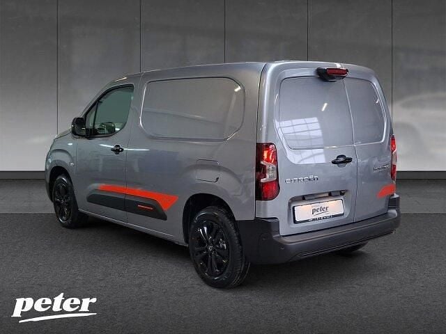 Neu Citroën Berlingo XTR 101 PS (74 kW) 2026 Met. stahlgrau Van / Kleinbus