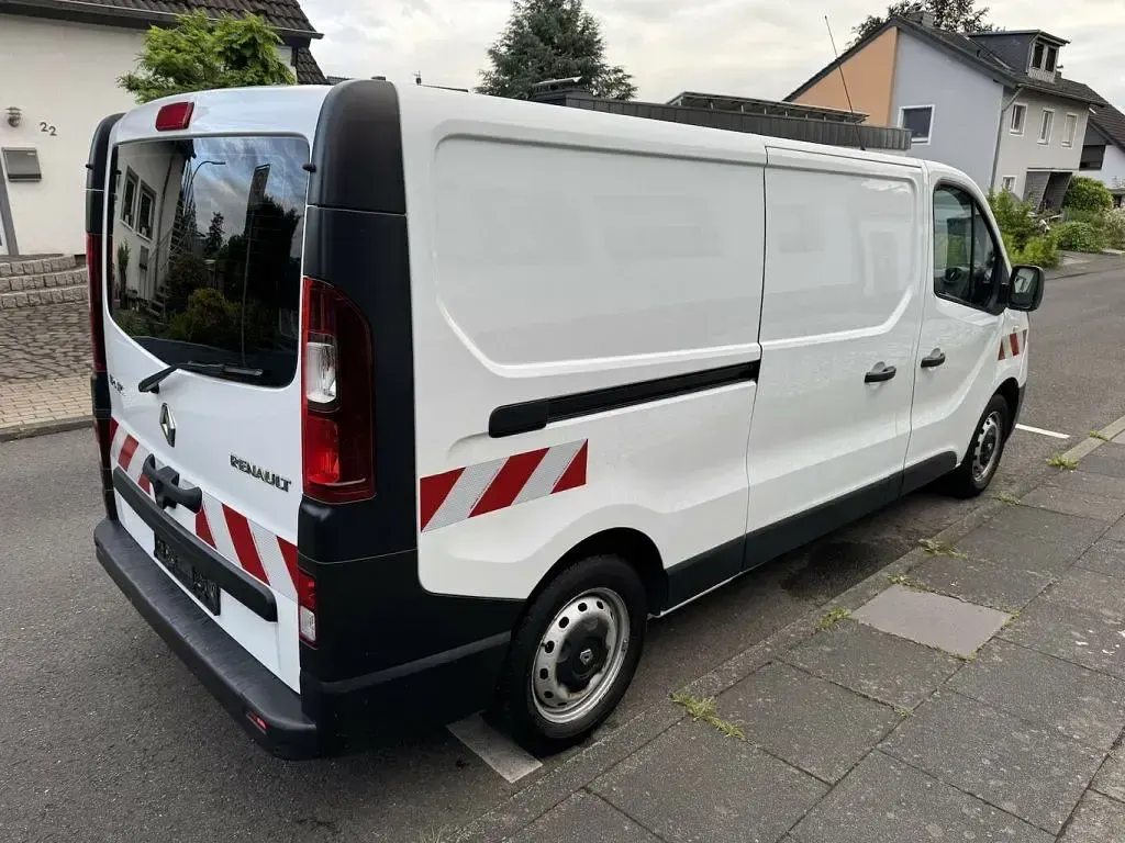 Gebraucht Renault Trafic 125 PS (91 kW) 2019 Weiß Van / Kleinbus