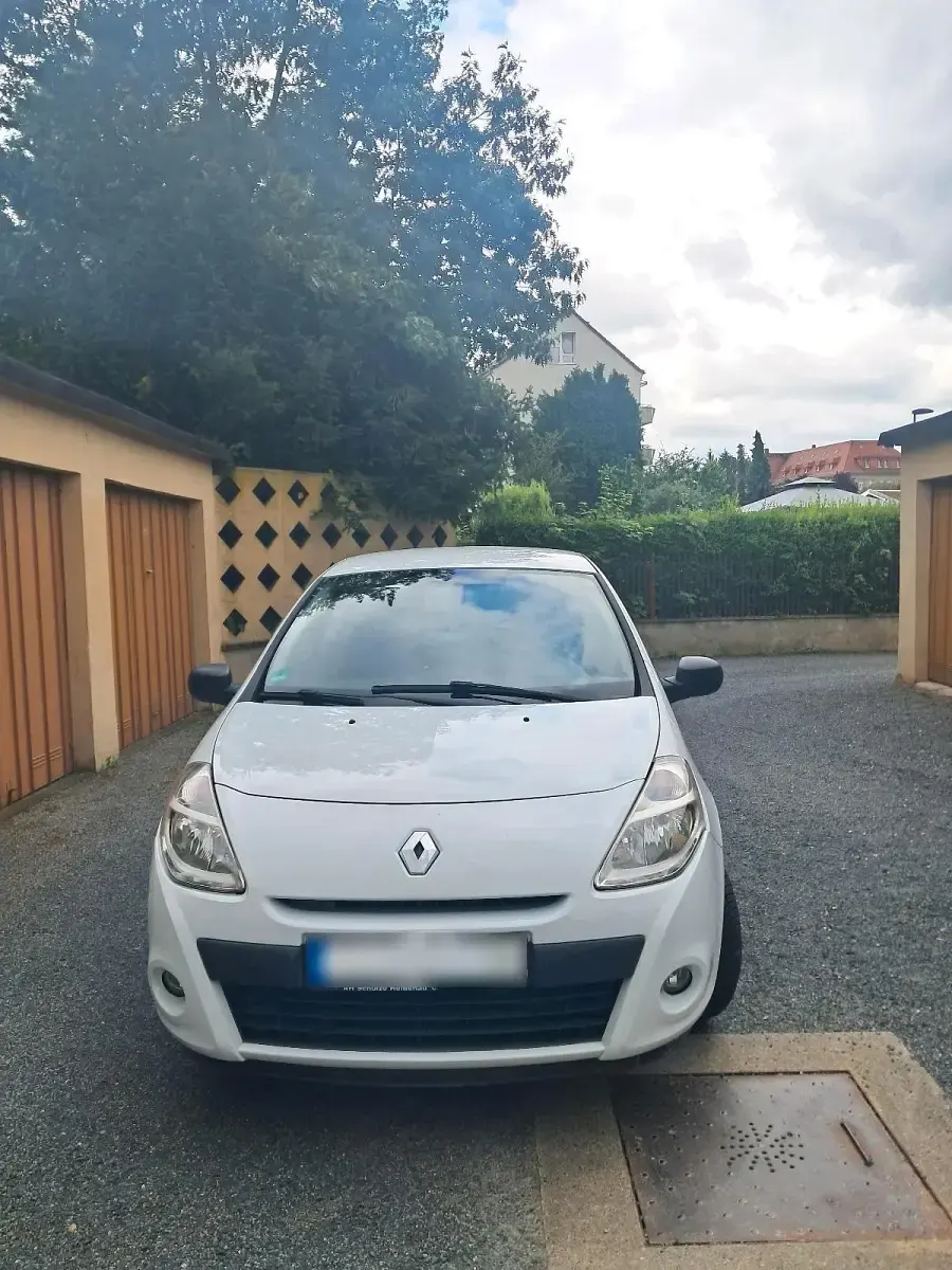 Gebraucht Renault Clio 75 PS (55 kW) 2009 Weiß Kleinwagen