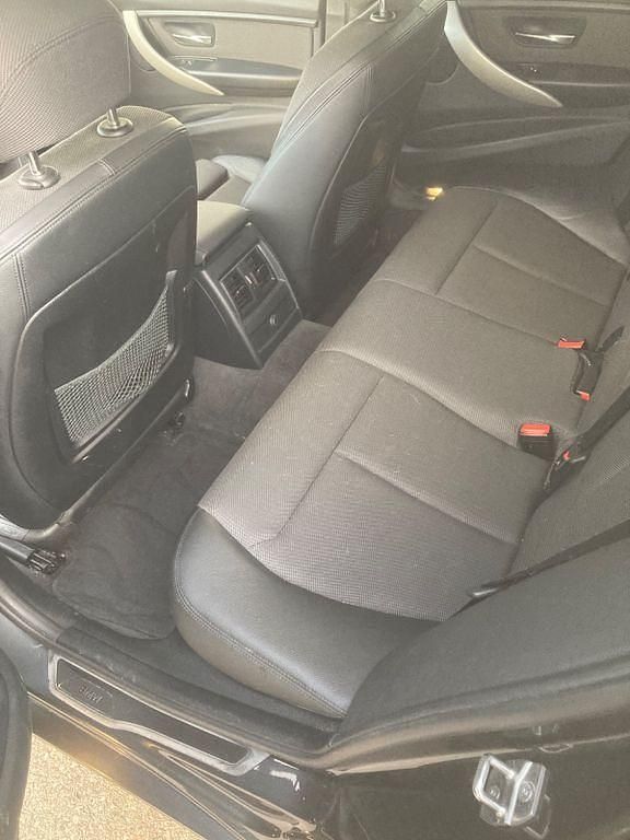 Gebraucht BMW 330 Advantage 252 PS (185 kW) 2015 Grau Kombi