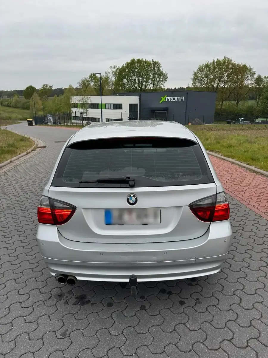 Gebraucht BMW 330 231 PS (169 kW) 2007 Silber Kombi