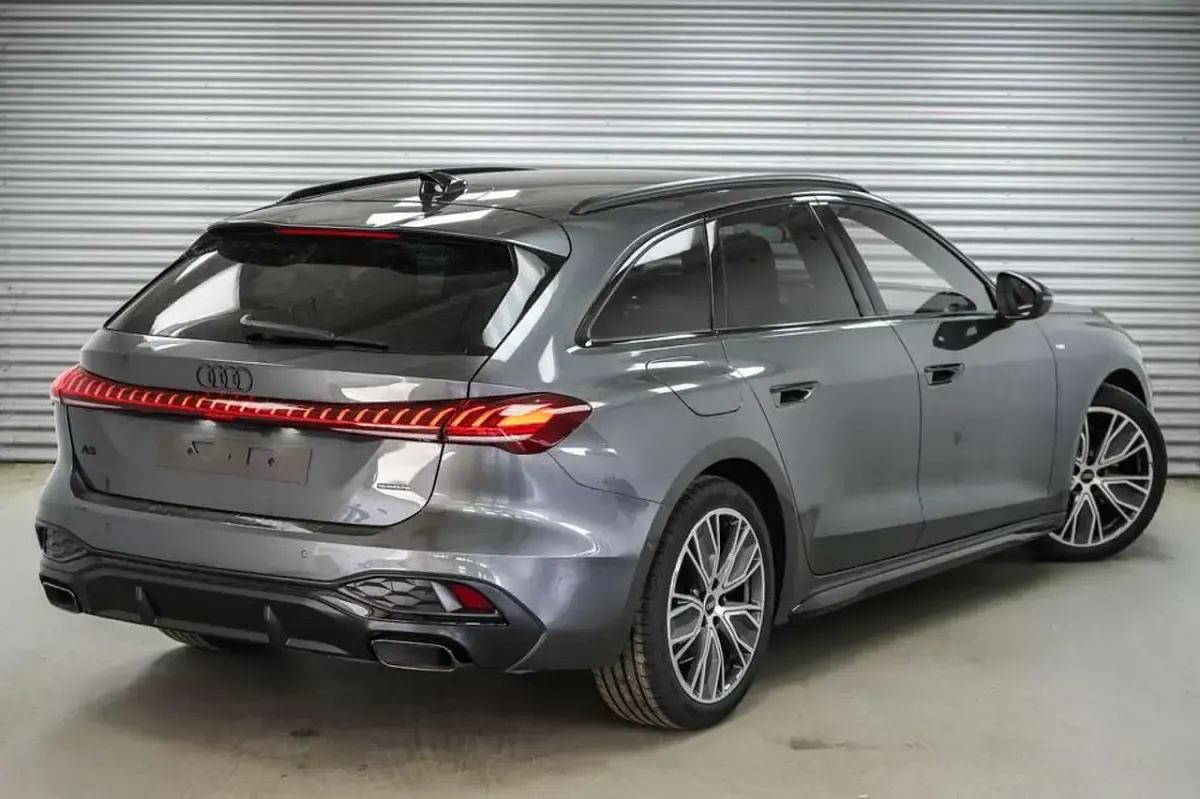 Neu Audi A5 S-Line 204 PS (150 kW) 2026 Daytonagrau metallic (6y) Kombi