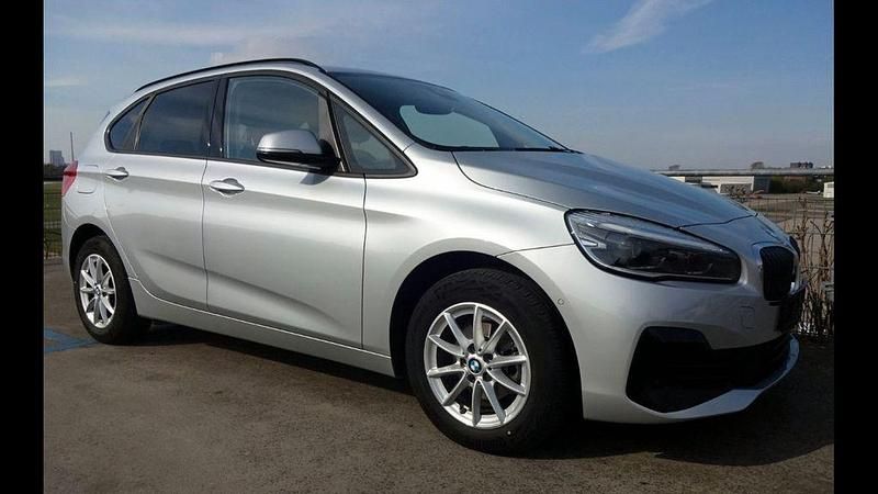 Silber Gebraucht 2020 BMW 216 Active Tourer Sport Line Van / Kleinbus | 15.900 € (Guter Preis) - Bild 1/3
