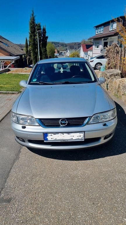 Gebraucht Opel Vectra 101 PS (74 kW) 2001 Silber Limousine