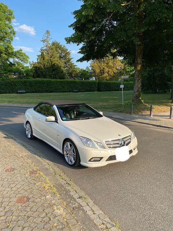 Gebraucht Mercedes E350 Avantgarde 231 PS (169 kW) 2010 Weiß Cabrio