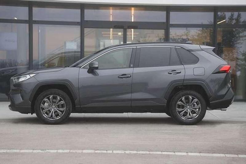Grau Gebraucht 2024 Toyota RAV4 Hybrid Team SUV | 39.000 € (Superpreis) - Bild 1/4