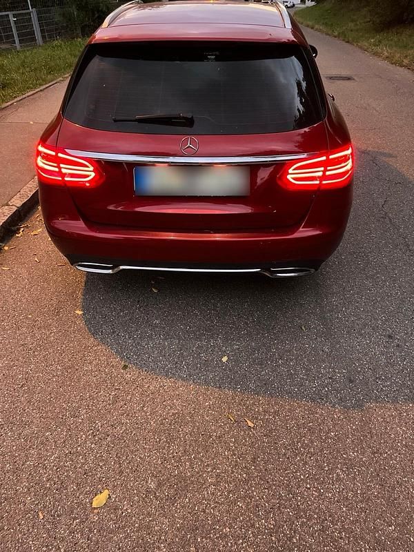 Rot Gebraucht 2016 Mercedes C180 Kombi | 12.900 € (Superpreis) - Bild 1/4