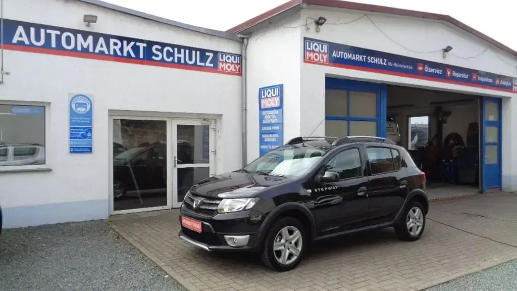 Gebraucht Dacia Sandero Prestige 90 PS (66 kW) 2014 Schwarz Limousine