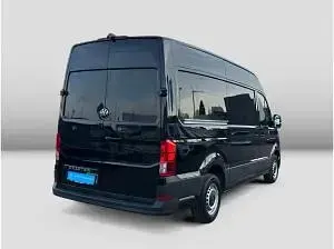 Gebraucht VW Crafter 140 PS (102 kW) 2025 Schwarz (deep black perleffekt) Van