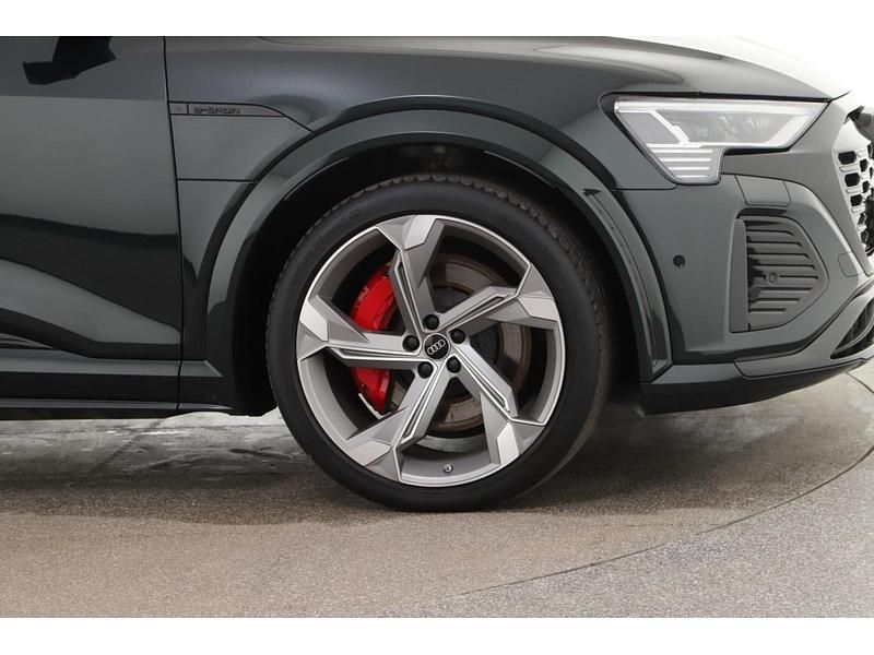 Gebraucht Audi SQ8 e-tron 369 kW (503 PS) 2024 Grün SUV