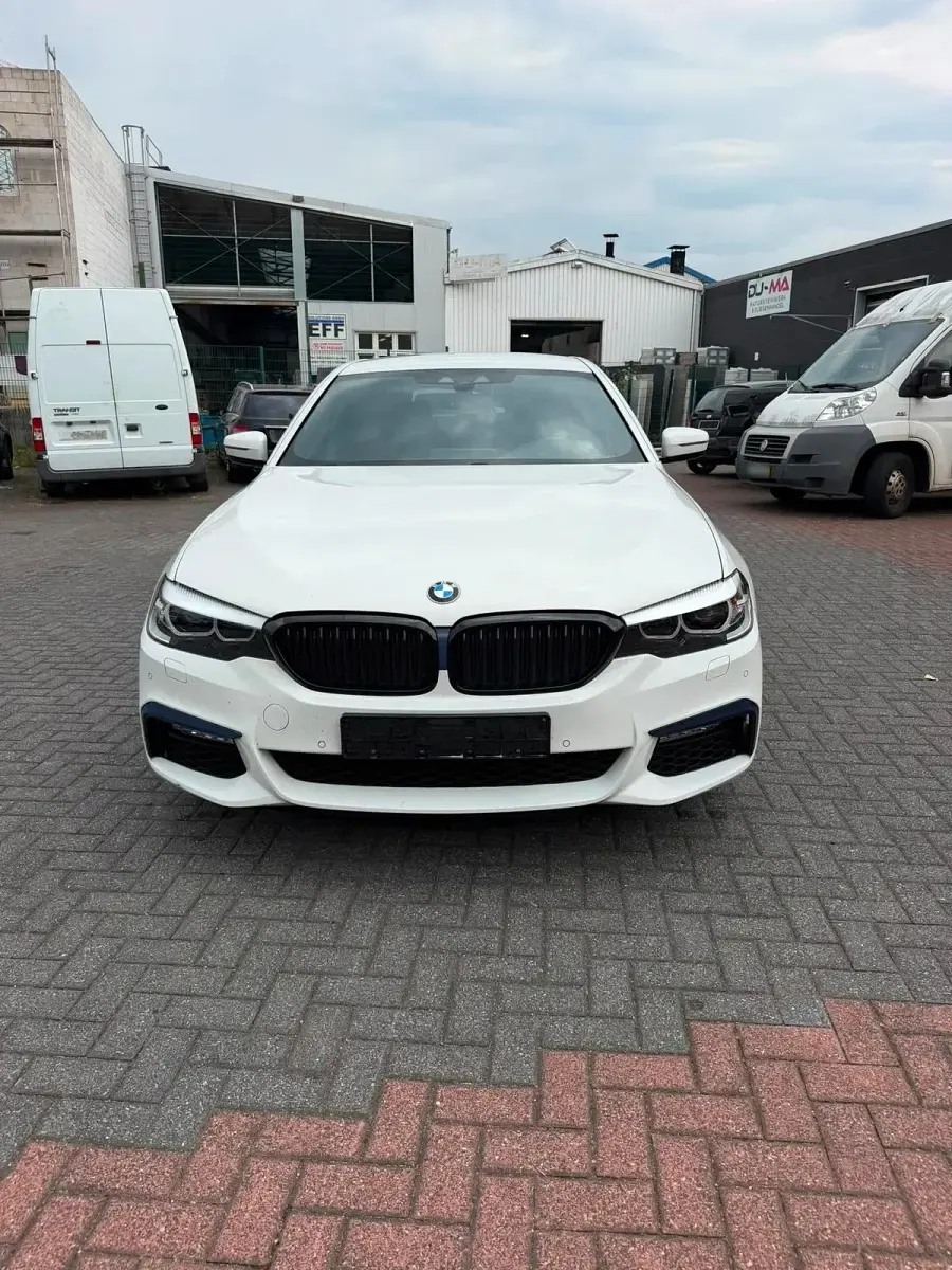 Gebraucht BMW 530e M Sport 185 PS (136 kW) 2019 Weiß Limousine
