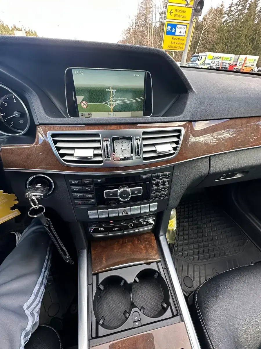Gebraucht Mercedes E350 258 PS (189 kW) 2014 Grau Limousine