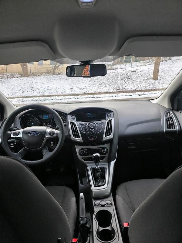 Gebraucht Ford Focus 125 PS (91 kW) 2013 Blau Kombi