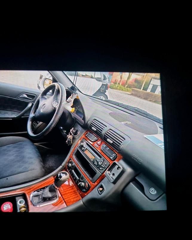 Gebraucht Mercedes C240 175 PS (128 kW) 2000 Silber Limousine