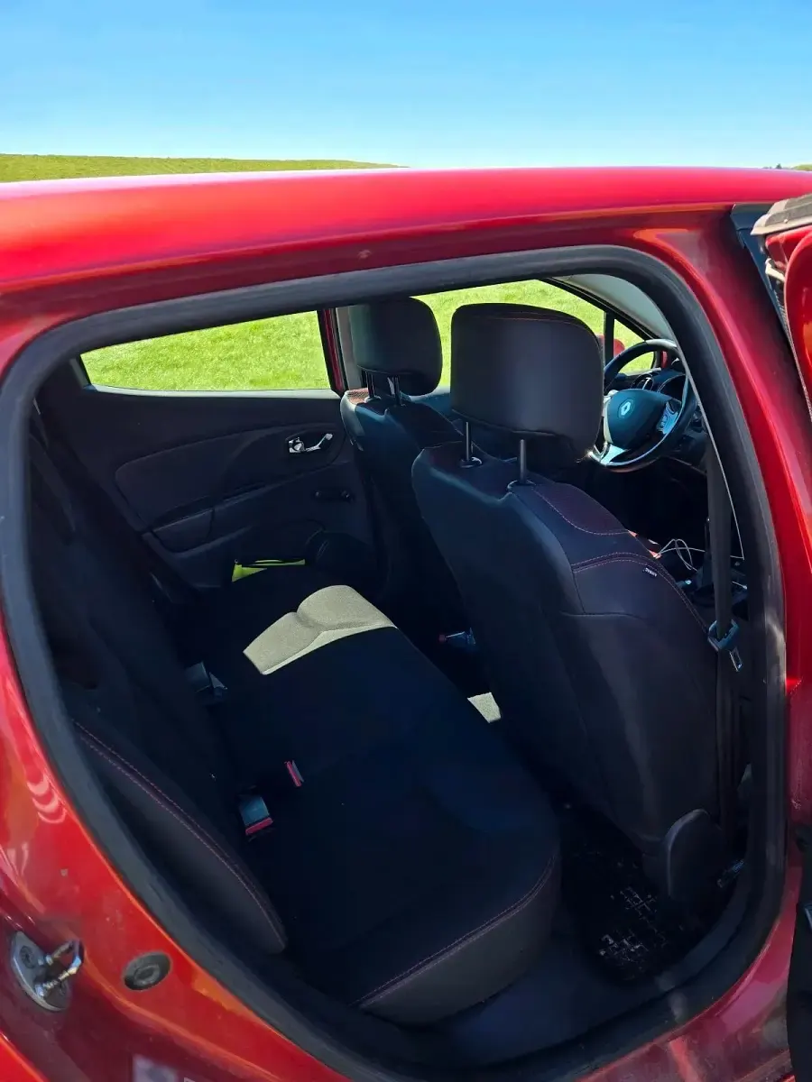 Gebraucht Renault Clio 90 PS (66 kW) 2013 Rot Kleinwagen