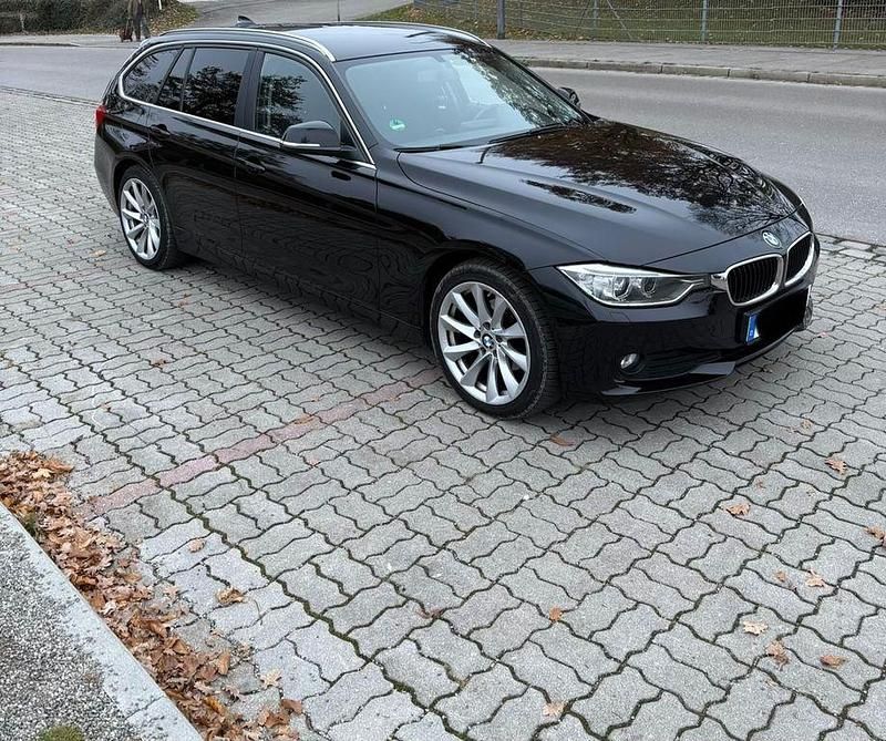 Gebraucht BMW 318 Luxury Line 143 PS (105 kW) 2013 Schwarz Kombi