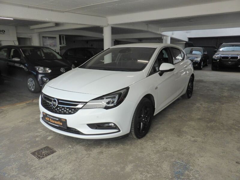Gebraucht Opel Astra Dynamic 150 PS (110 kW) 2017 Weiß Limousine
