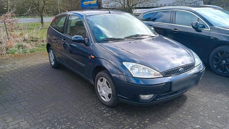 Usata Ford Focus 100 CV (73 kW) 2004 Blu Berlina