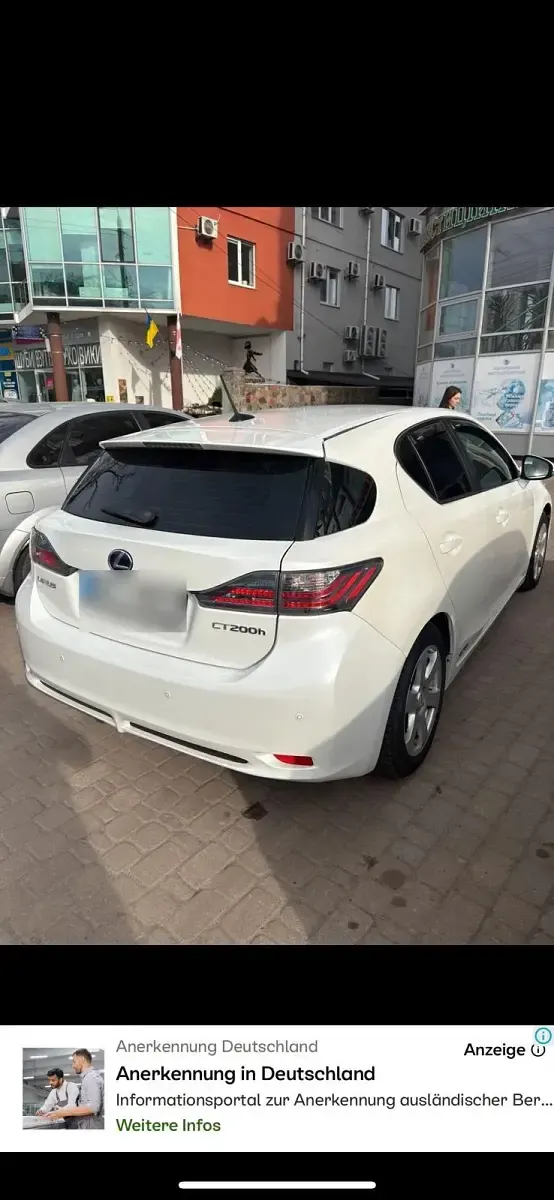 Gebraucht Lexus CT200h 136 PS (100 kW) 2011 Weiß Limousine