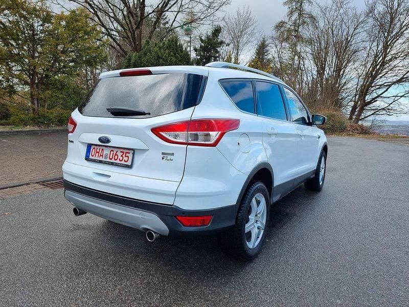 Gebraucht Ford Kuga Trend 150 PS (110 kW) 2015 Weiß SUV
