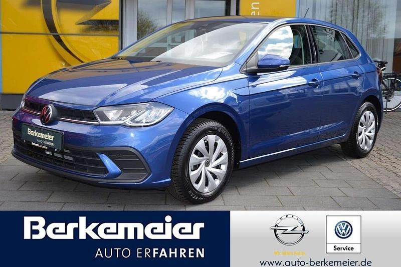 Blau Neu 2024 VW Polo Life Limousine | 19.950 € (Superpreis) - Bild 1/4