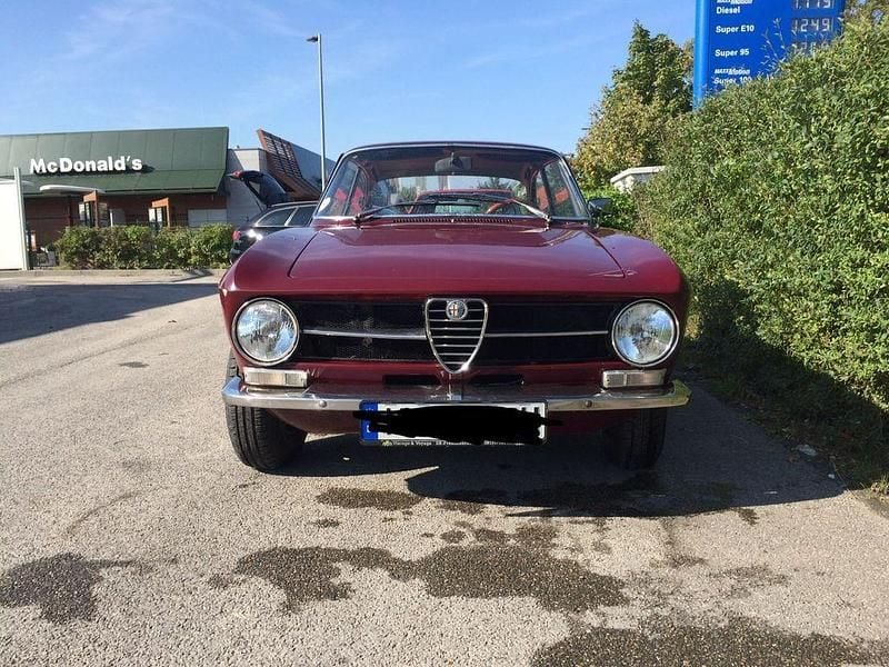 Rot Gebraucht 1971 Alfa Romeo GT Junior Coupé | 22.990 € - Bild 1/4
