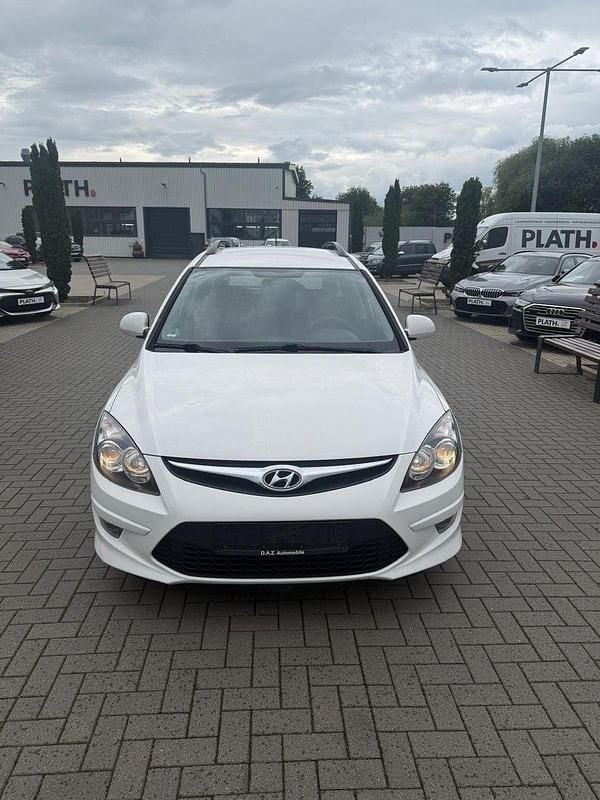 Gebraucht Hyundai i30 Comfort 109 PS (80 kW) 2010 Weiß Kombi