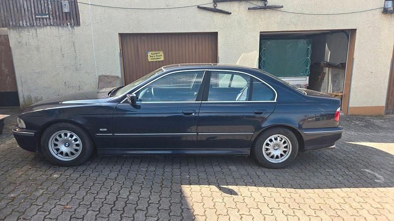 Gebraucht BMW 523 170 PS (125 kW) 1998 Blau Limousine