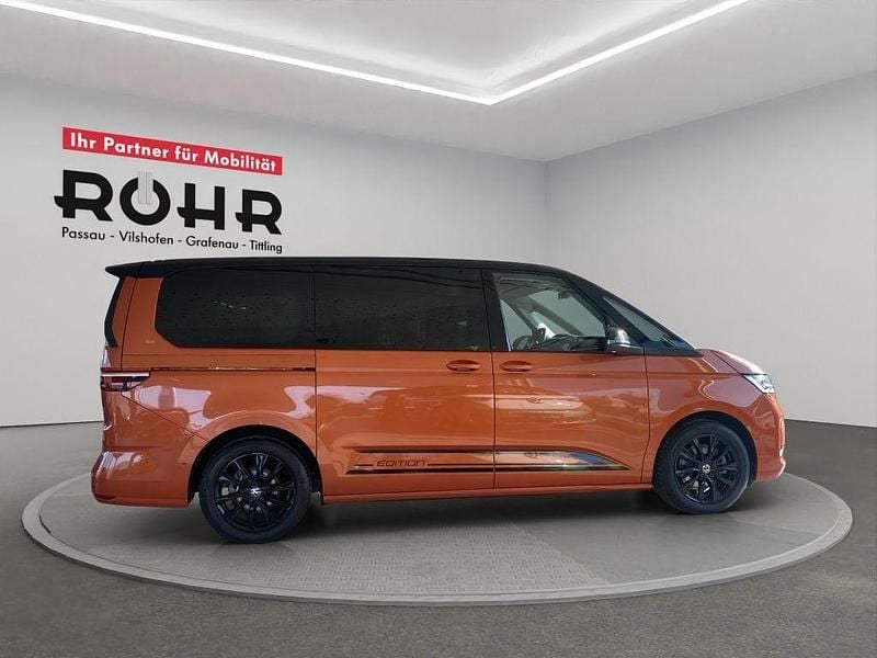 Gebraucht VW Multivan Life 204 PS (150 kW) 2023 Energetic orange metallic Van