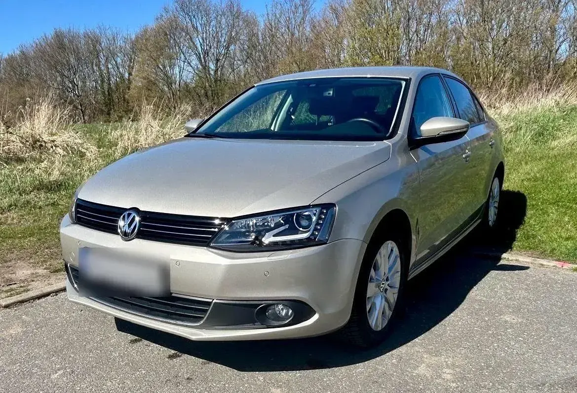 Gebraucht VW Jetta Life 122 PS (89 kW) 2014 Beige Limousine