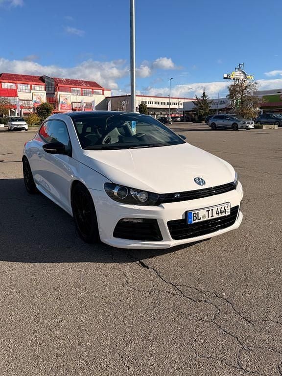 Gebraucht VW Scirocco R 265 PS (194 kW) 2011 Weiß Coupé