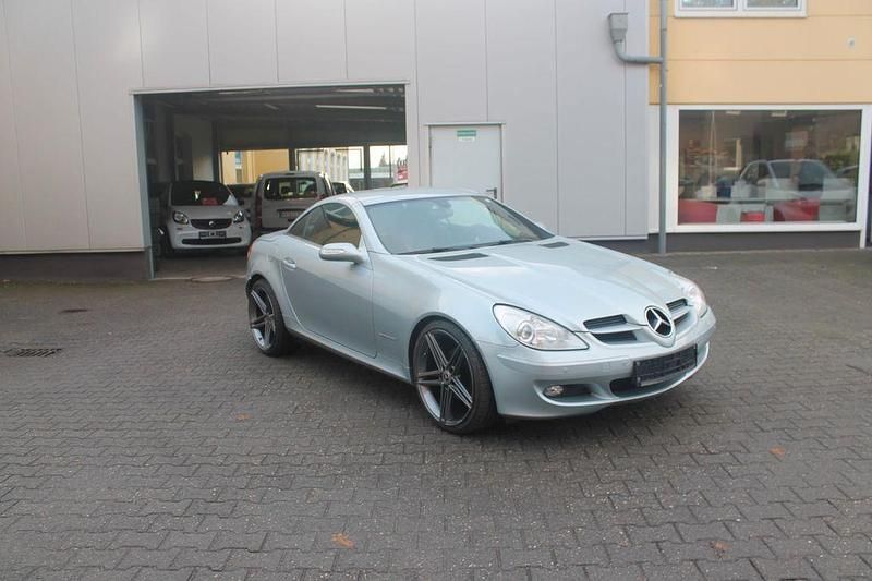 Second-hand Mercedes SLK200 163 CP (119 kW) 2005 Argintiu Cabrio