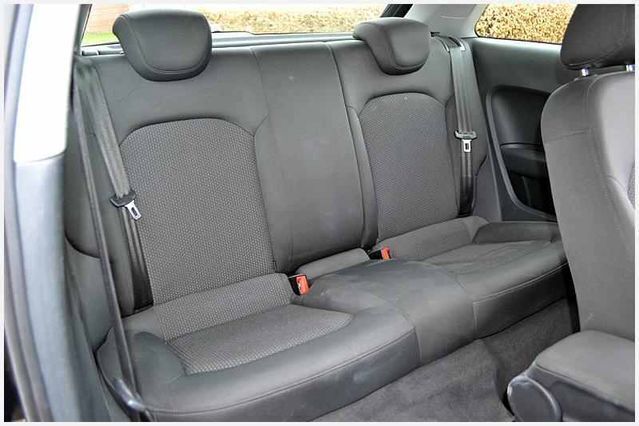 Gebraucht Audi A1 105 PS (77 kW) 2011 Schwarz metallic Kleinwagen