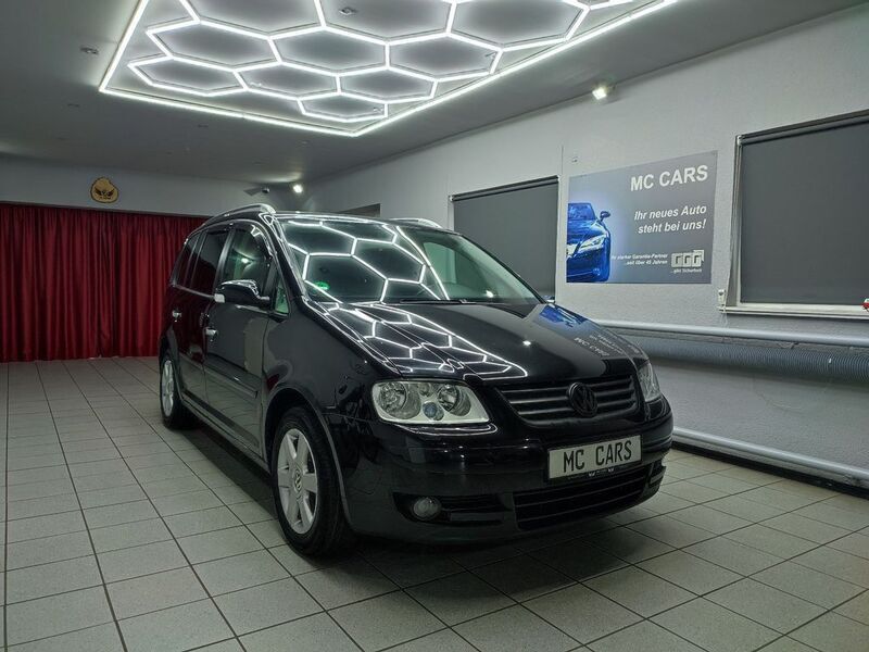 Schwarz Gebraucht 2004 VW Touran Trendline Van / Kleinbus | 3.499 € (Teuer) - Bild 1/4